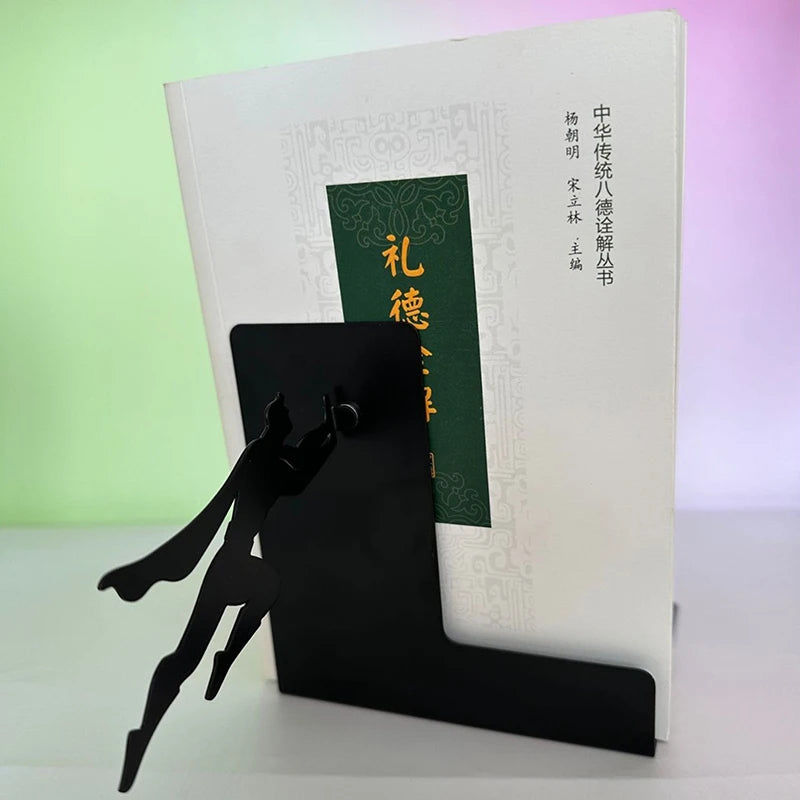 Superhero Bookend Figurines – Stylish Metal Support for Your Bookshelf